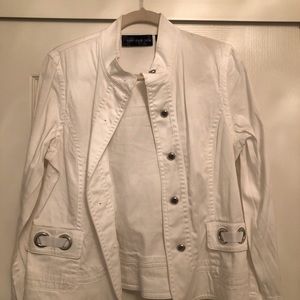 5/$40🌸 White Jacket